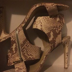 Ann Taylor Python Cutout Sandal Size 10